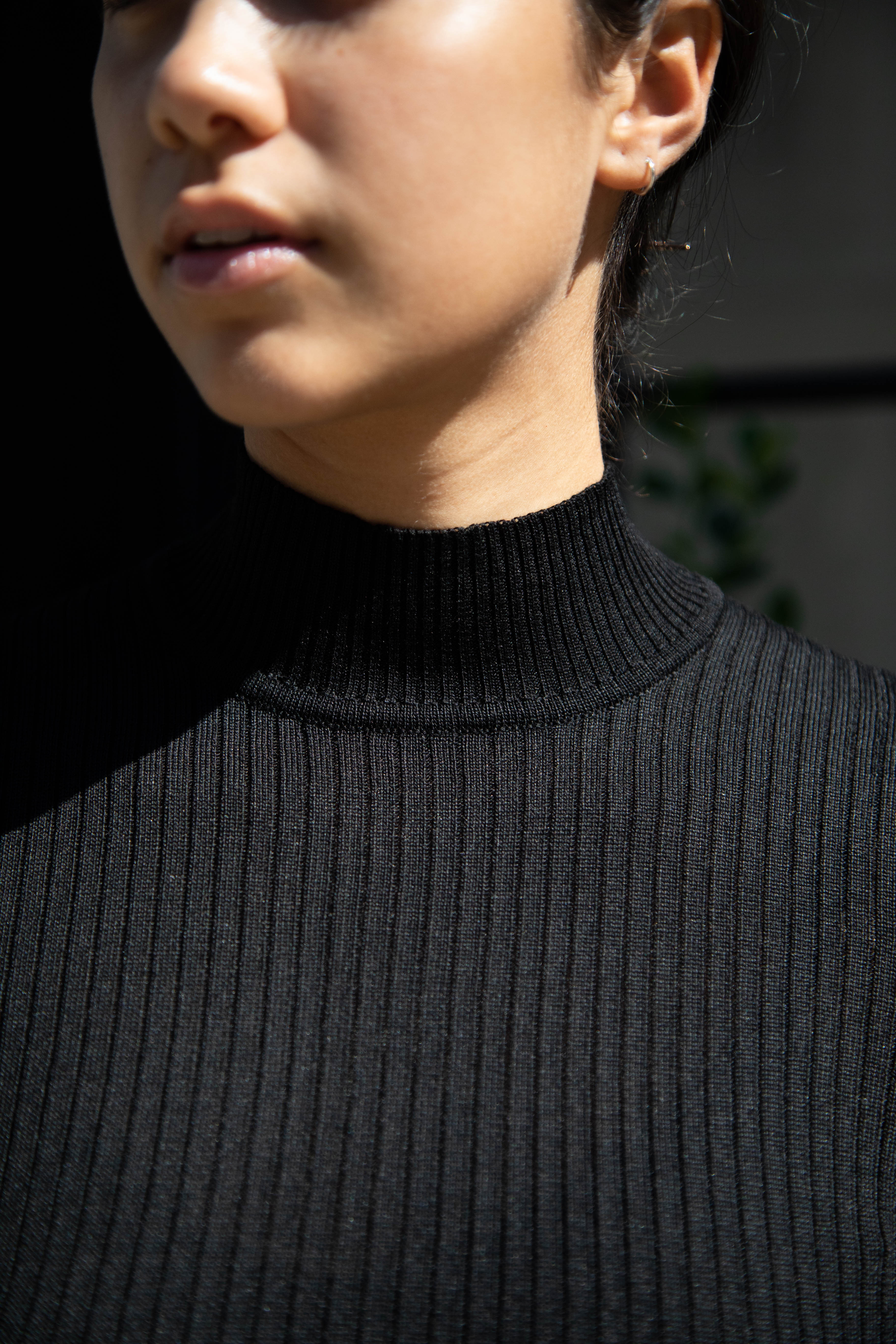 Une Heures Femme Long Sleeve Mock Neck in Noir - Image 6