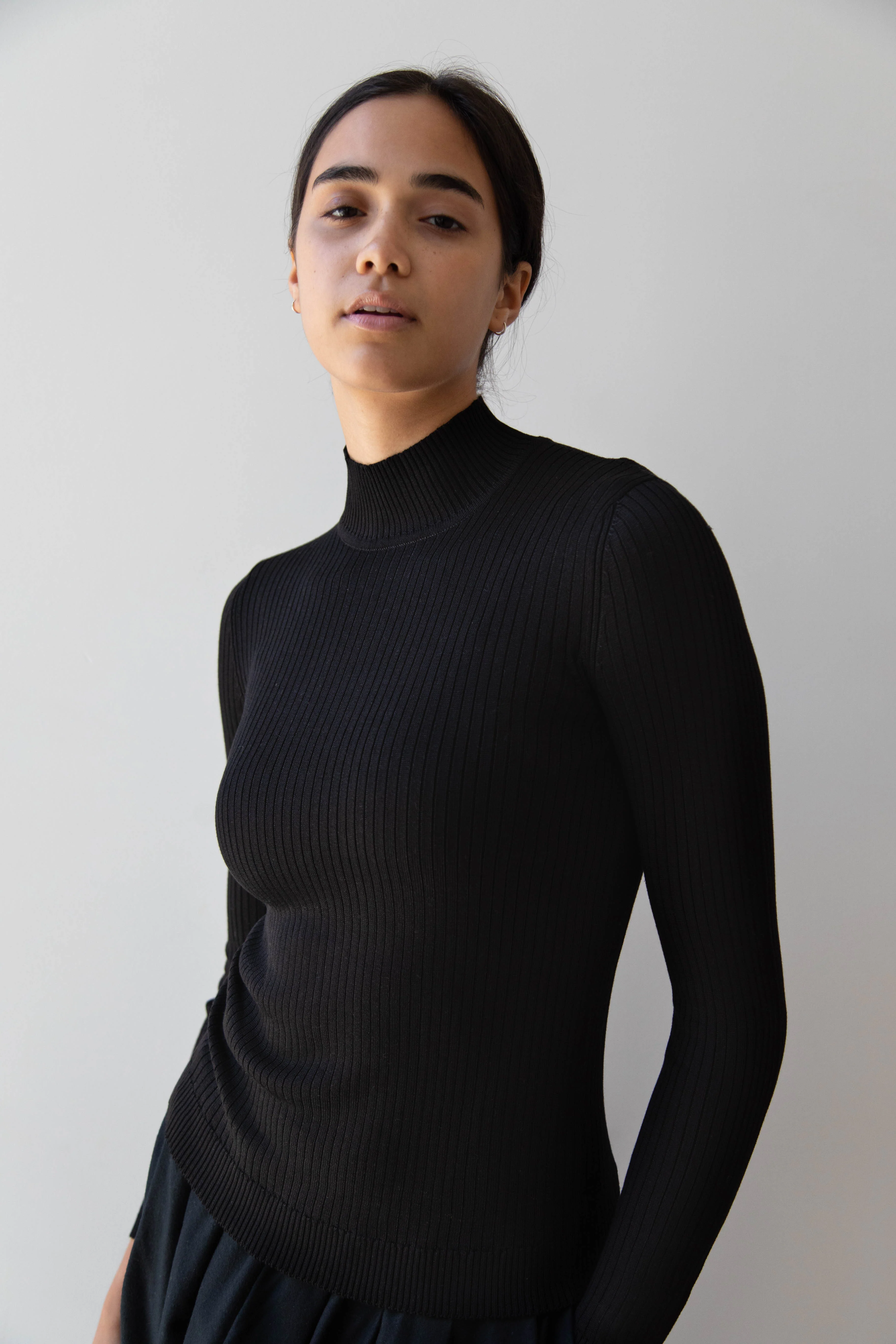 Une Heures Femme Long Sleeve Mock Neck in Noir - Image 9